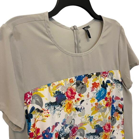 Kut from the Kloth Floral Blouse Gray Short Sleeve Medium - Picture 2 of 6